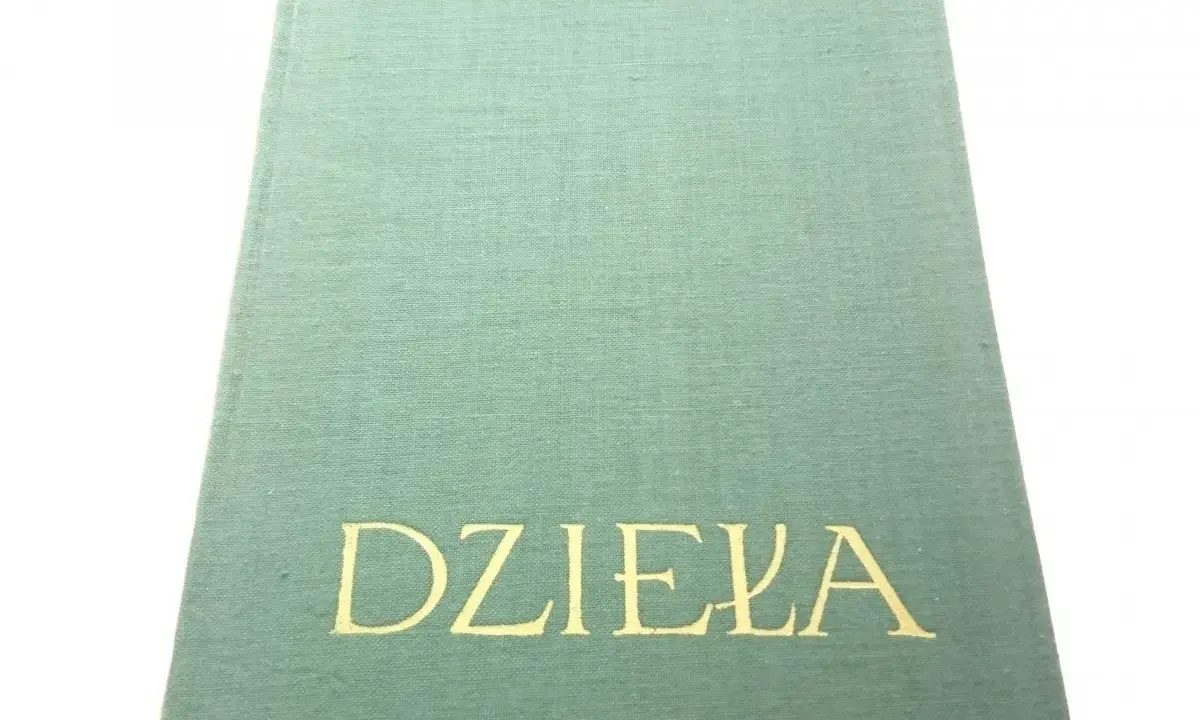 Zielona okładka książki z napisem "STEFAN ŻEROMSKI" i "DZIEŁA" w kolorze złotym.