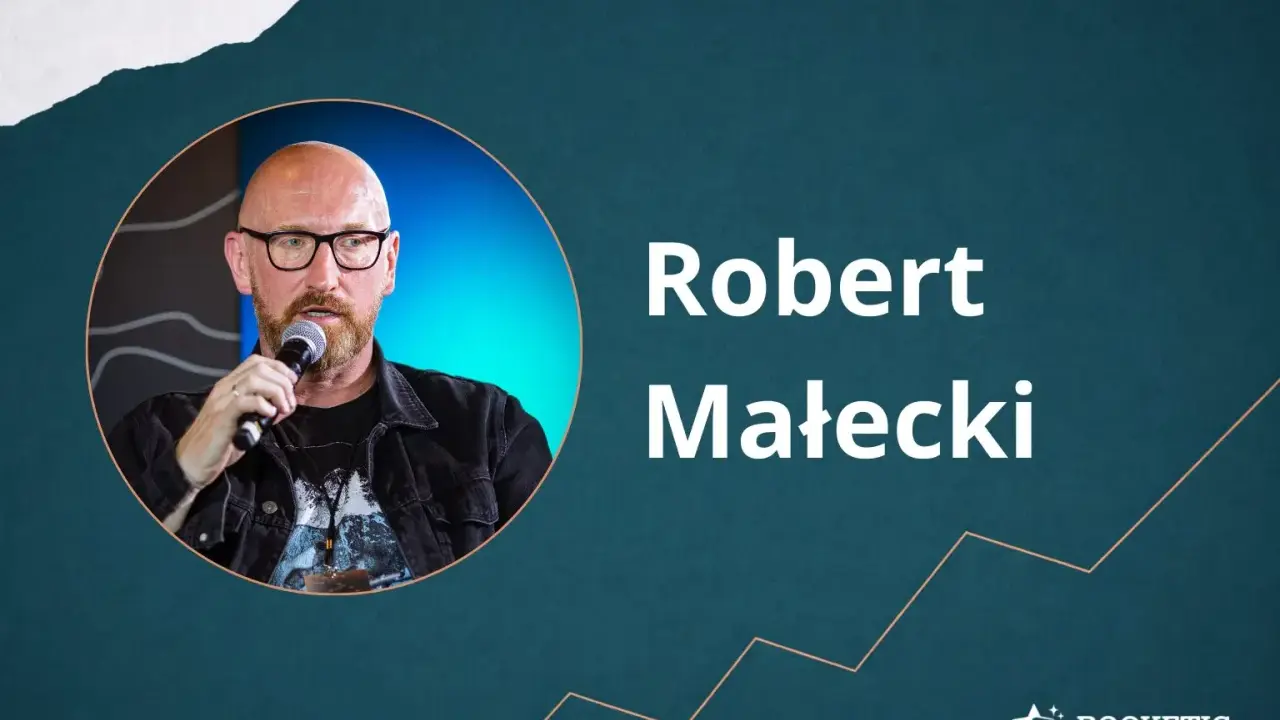 Robert Małecki, autor poradników o kolejności czytania, w okrągłym kadrze.