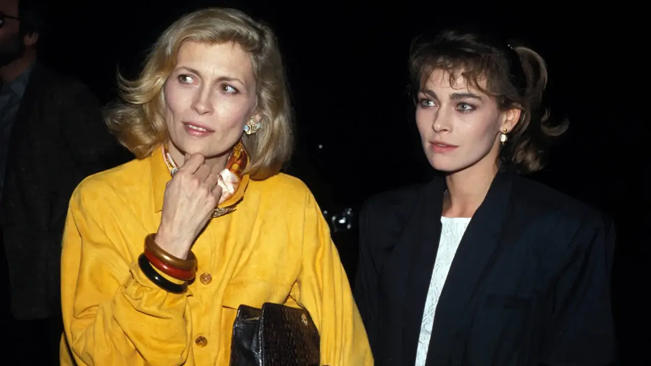Elżbieta Czyżewska i Joanna Pacuła, dwie polskie aktorki, pozują do zdjęcia.
