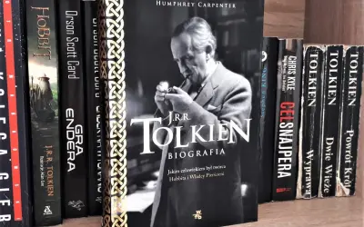Polecane książki: biografia J.R.R. Tolkiena, "Hobbit", "Gra Endera" i inne tytuły.