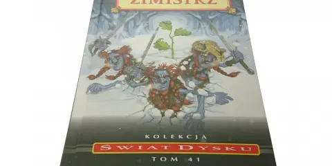 Okładka książki "Zimistrz" z serii "Świat Dysku" Tom 41. Trzy niebieskoskóre, brodate postaci z mieczami wychodzą ze śniegu.