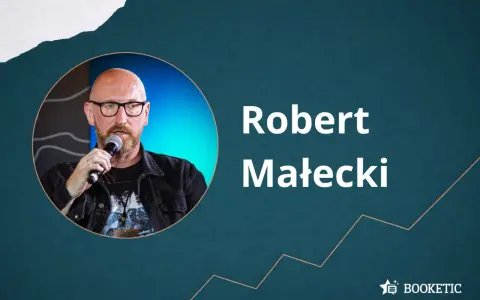 Robert Małecki, autor poradników o kolejności czytania, w okrągłym kadrze.
