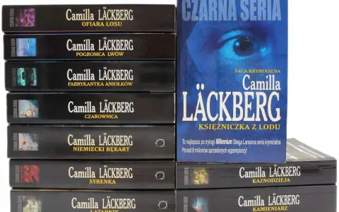 Książki z serii "Czarna seria" Camilli Läckberg, w tym "Księżniczka z lodu", "Ofiara losu" i "Syrenka", czekają na miłośników kryminałów.