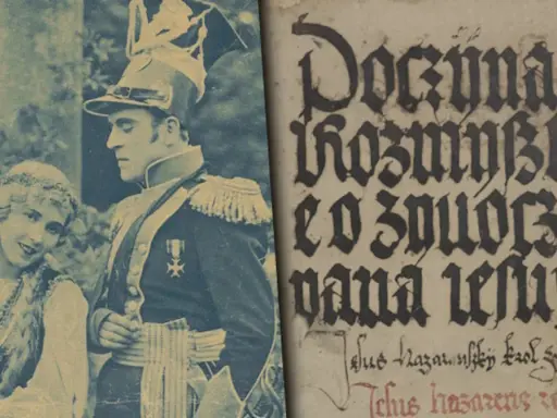 Para z epoki, obok fragmentu średniowiecznego tekstu, symbolizująca bogactwo najważniejszych dzieł literatury polskiej.