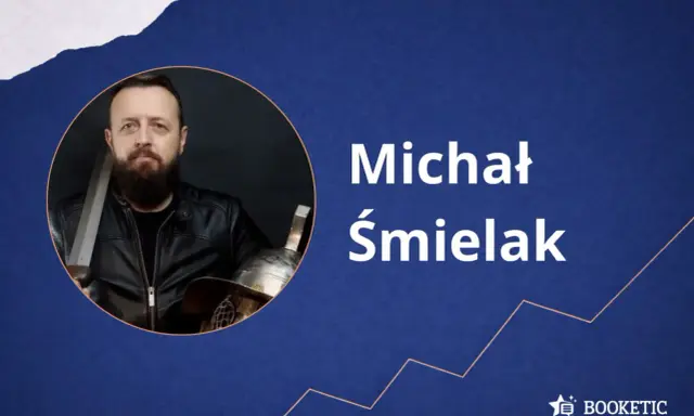 Michał Śmielak, autor książek, prezentuje się w zbroi. Kolejność jego publikacji czeka na odkrycie.