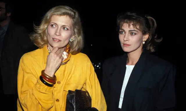 Elżbieta Czyżewska i Joanna Pacuła, dwie polskie aktorki, pozują do zdjęcia.