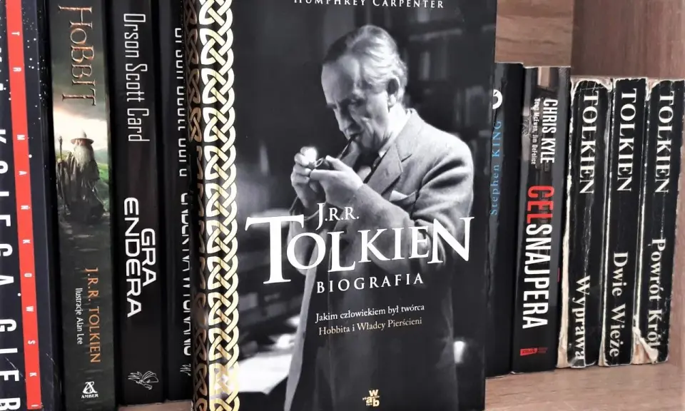 Polecane książki: biografia J.R.R. Tolkiena, "Hobbit", "Gra Endera" i inne tytuły.