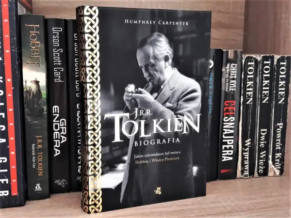 Polecane książki: biografia J.R.R. Tolkiena, "Hobbit", "Gra Endera" i inne tytuły.