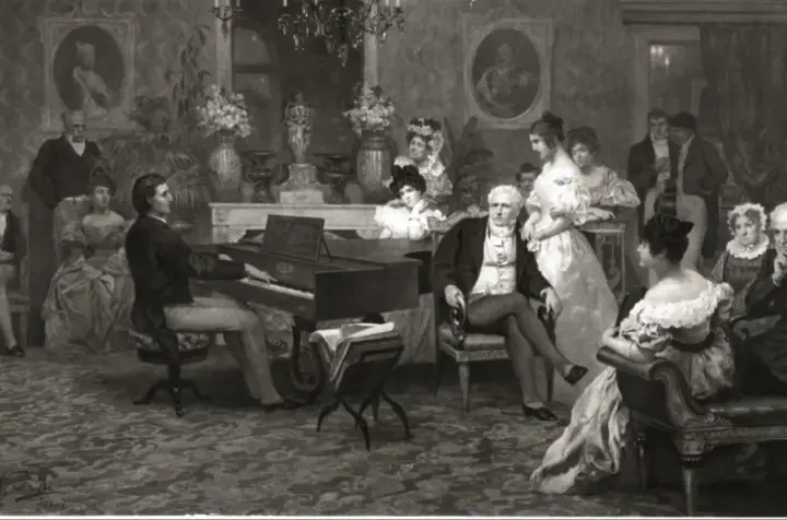 Fryderyk Chopin, w otoczeniu eleganckiego towarzystwa, gra na fortepianie. Krótka biografia kompozytora w obrazie.